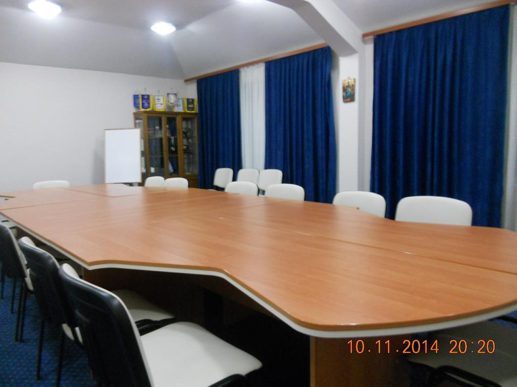 Family Hotel Helios Sevlievo Dış mekan fotoğraf