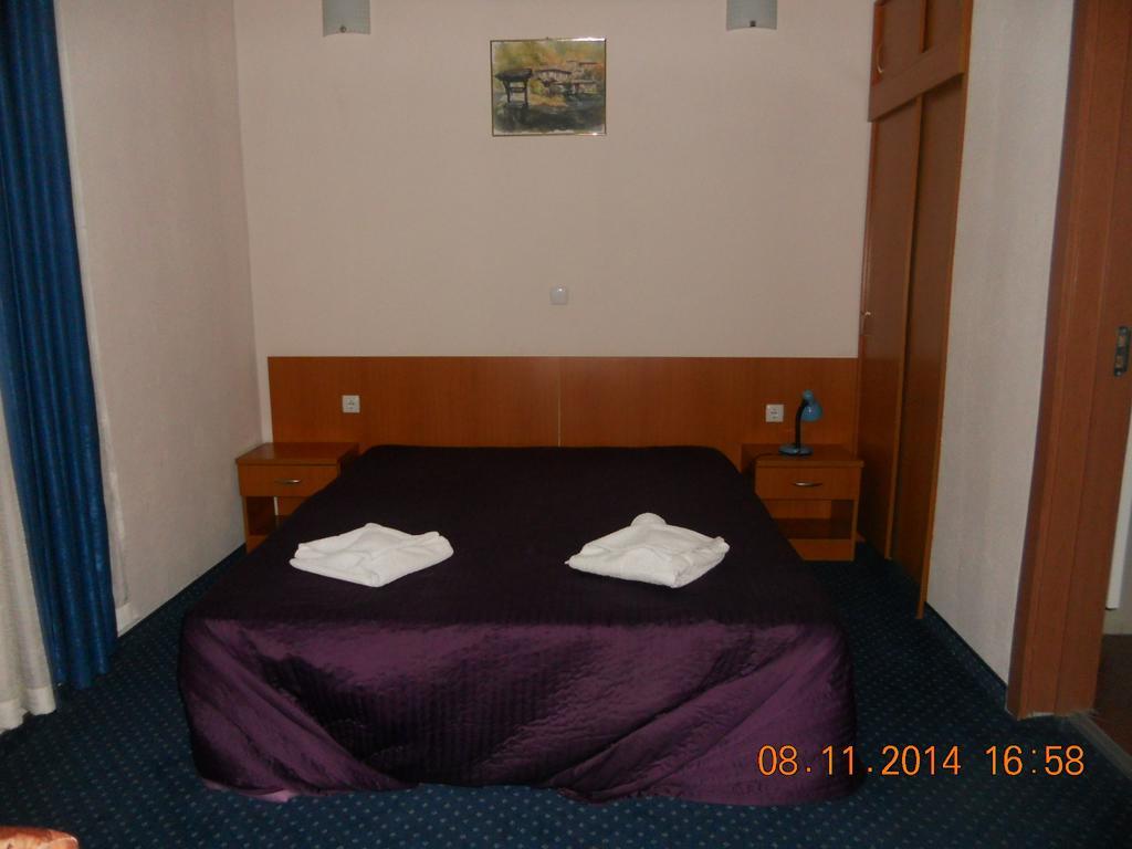 Family Hotel Helios Sevlievo Dış mekan fotoğraf