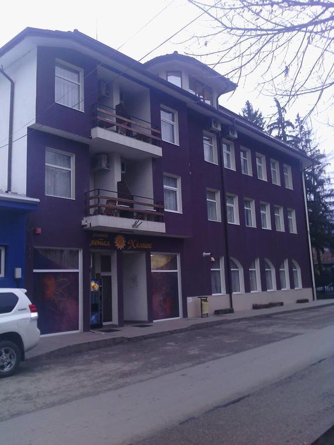 Family Hotel Helios Sevlievo Dış mekan fotoğraf